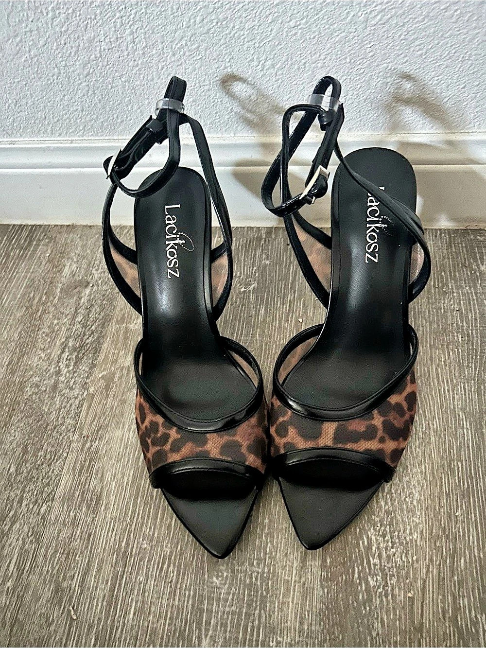 LACIKOSZ Leopard Pointed Toe Heels Like New